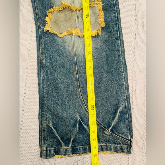 NEAUX DUOBT Stylish Blue Distressed Jeans for Men - Picture 8 of 16